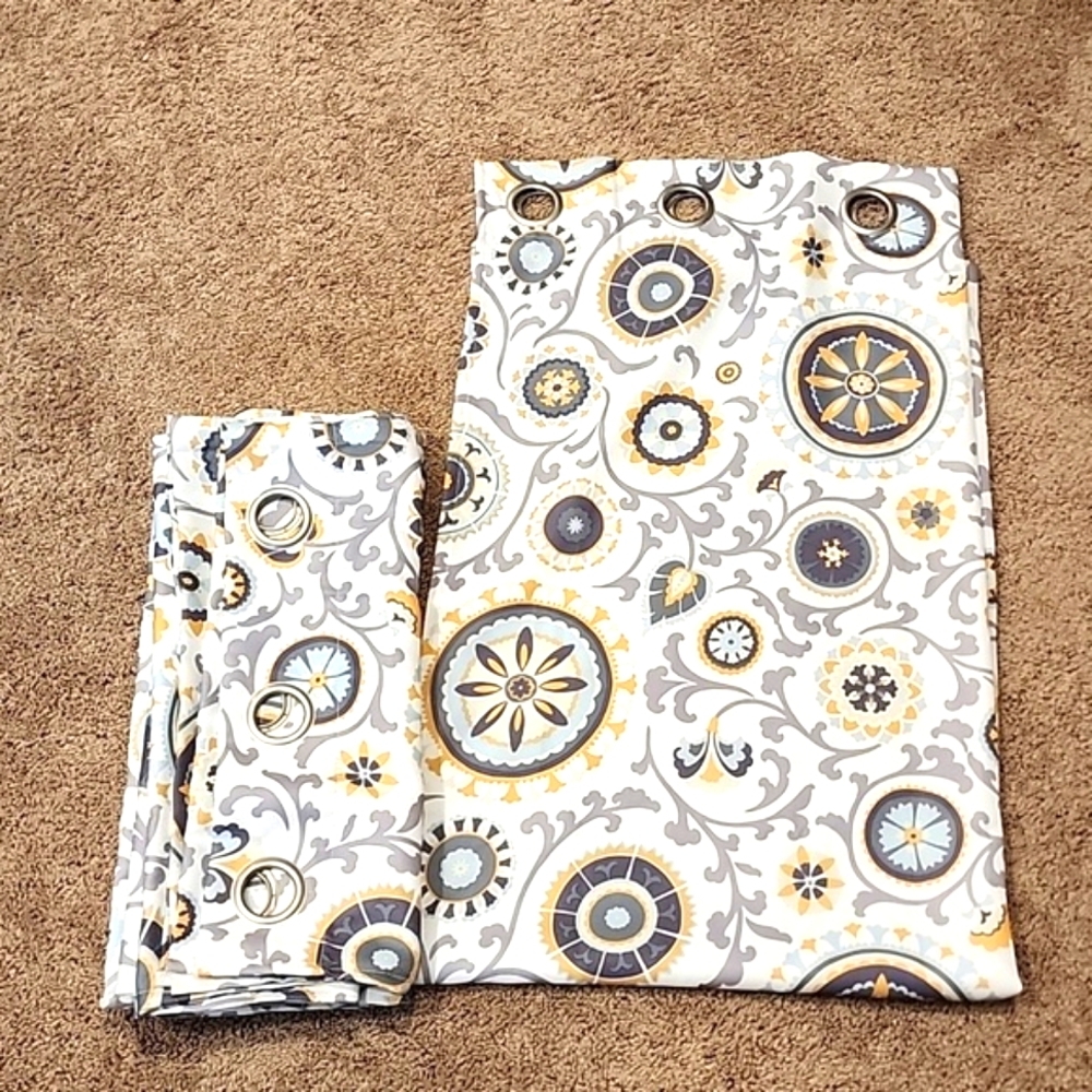 Curtains 4 panels 40x63 6 grommets